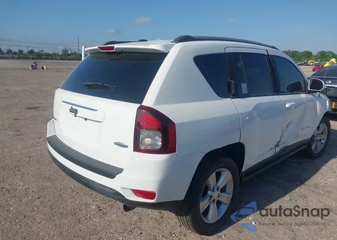 2017 Jeep Compass Latitude 4X4 from USA, damaged, VIN 1C4NJDEB3HD113109